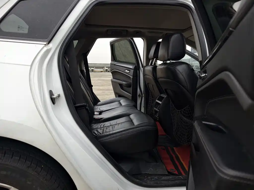 Cadillac SRX 2013 — фото 12