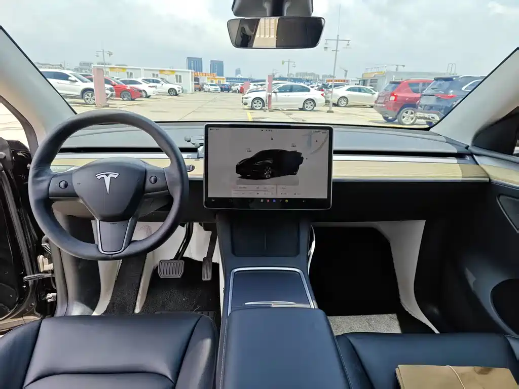Tesla Model Y 2023 — фото 12