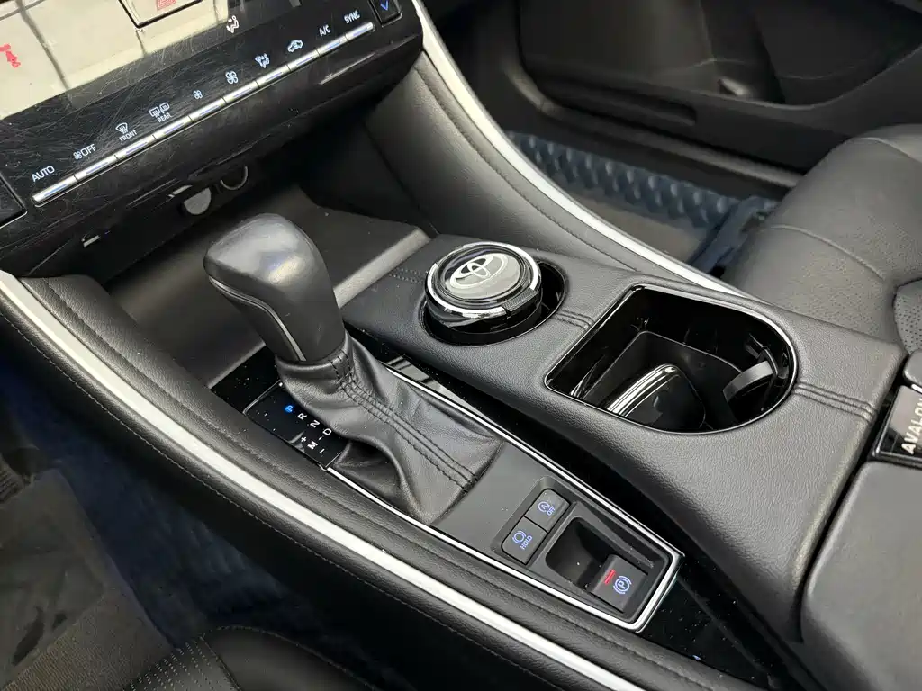 Toyota Avalon 2022 — фото 13