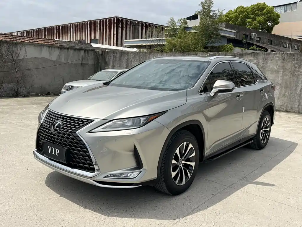 Lexus RX 2020 — фото 1