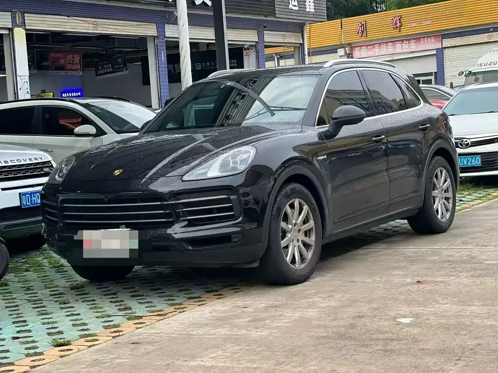 Porsche Cayenne Hybrid 2019 — фото 1