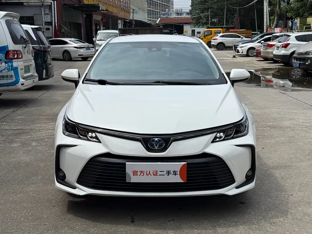 Toyota Corolla 2023 — фото 2