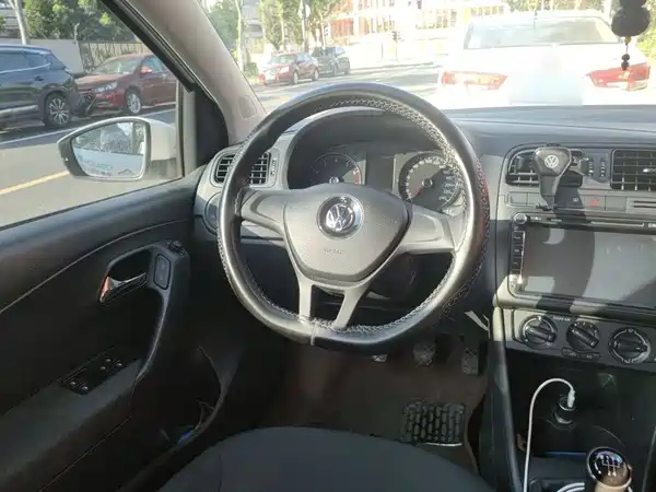 Volkswagen Polo 2016