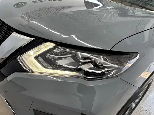Nissan X-Trail 2025
