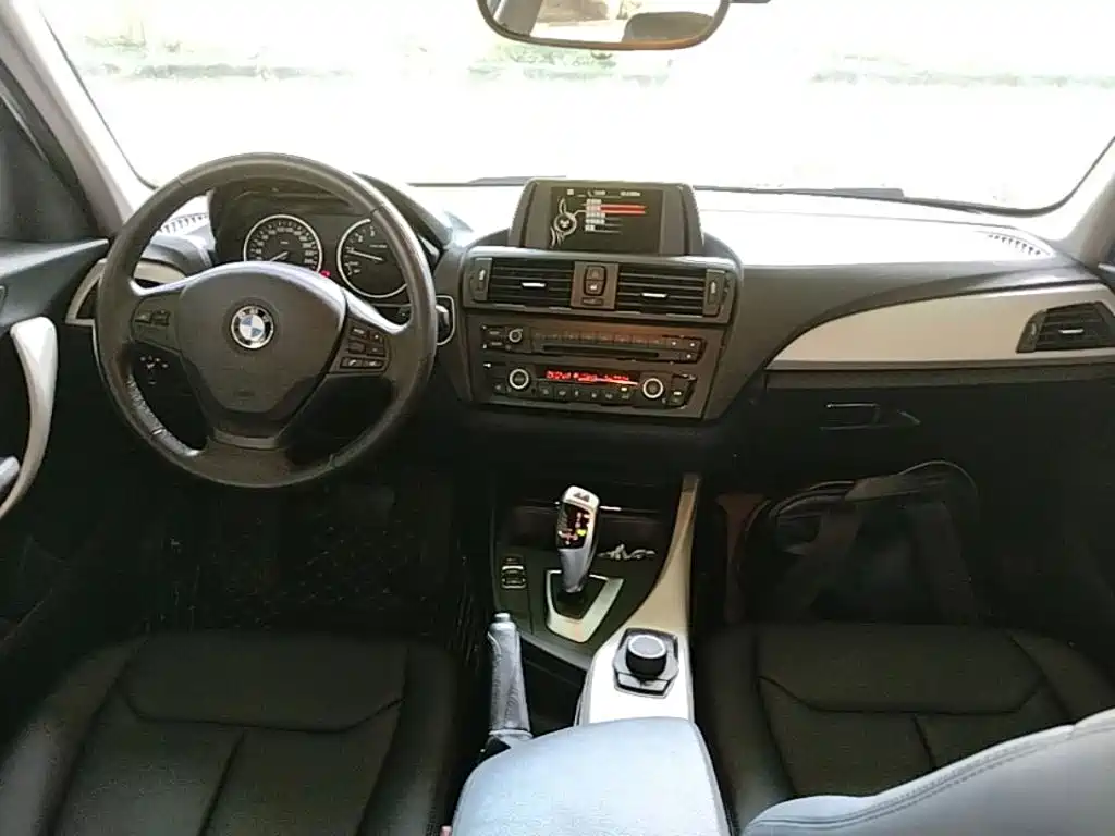 BMW 1 Series 2015 — фото 10