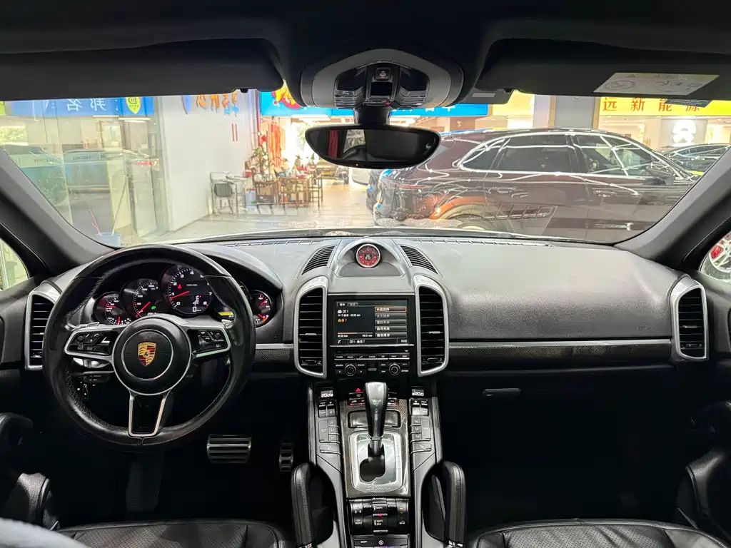 Porsche Cayenne 2015 — фото 11