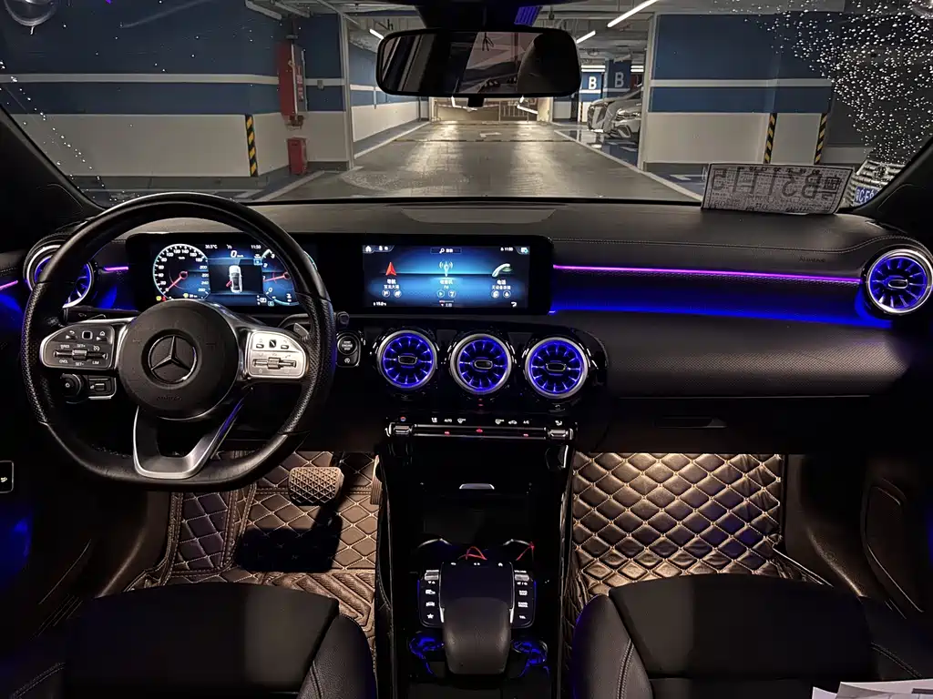 Mercedes-Benz A-Class 2022 — фото 9