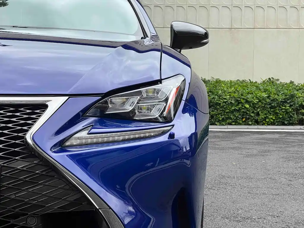 Lexus RC 2017 — фото 31