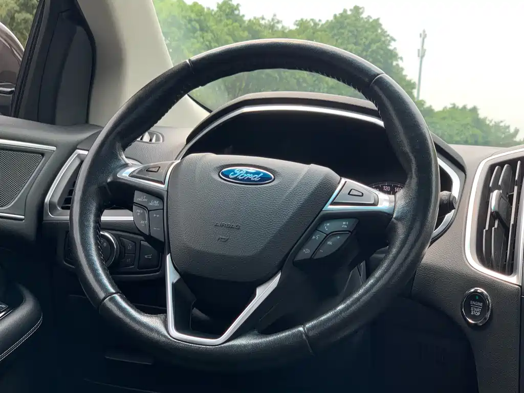 Ford Edge 2017 — фото 14
