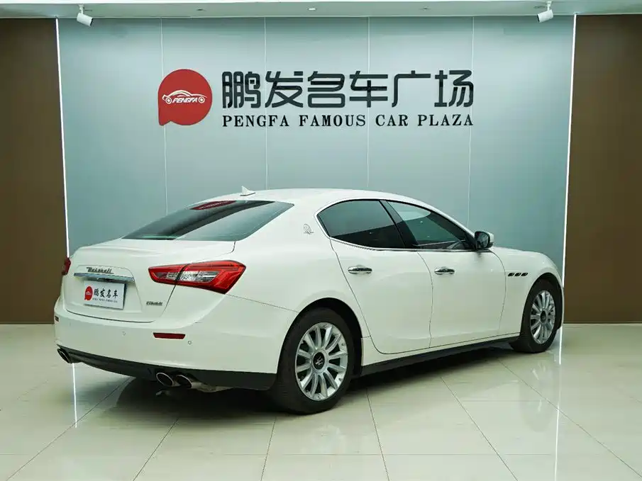 Maserati Ghibli 2017 — фото 19