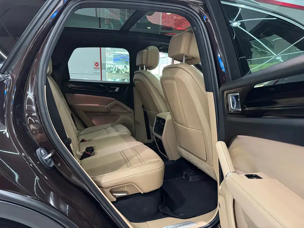 Porsche Cayenne 2019 — фото 10