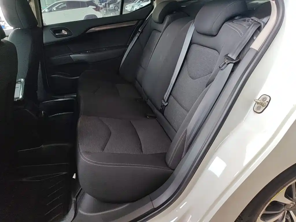 Citroën C4L 2017 — фото 17