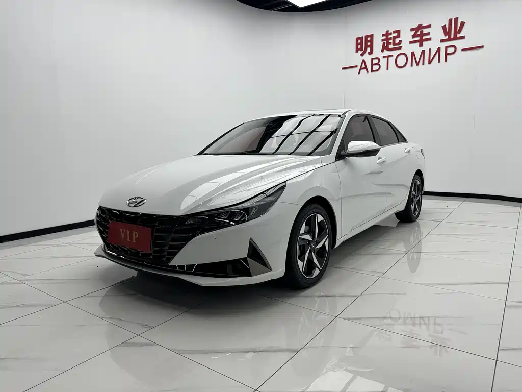 Hyundai Elantra 2023