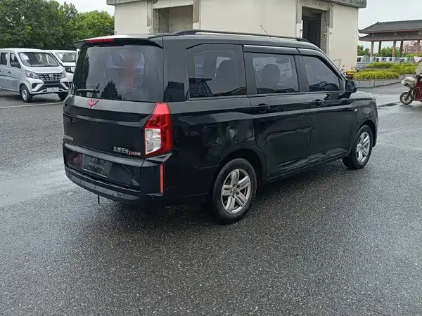 Wuling Hongguang PLUS 2019