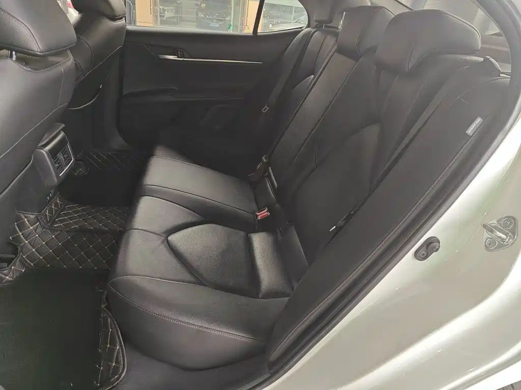 Toyota Camry 2021 — фото 17