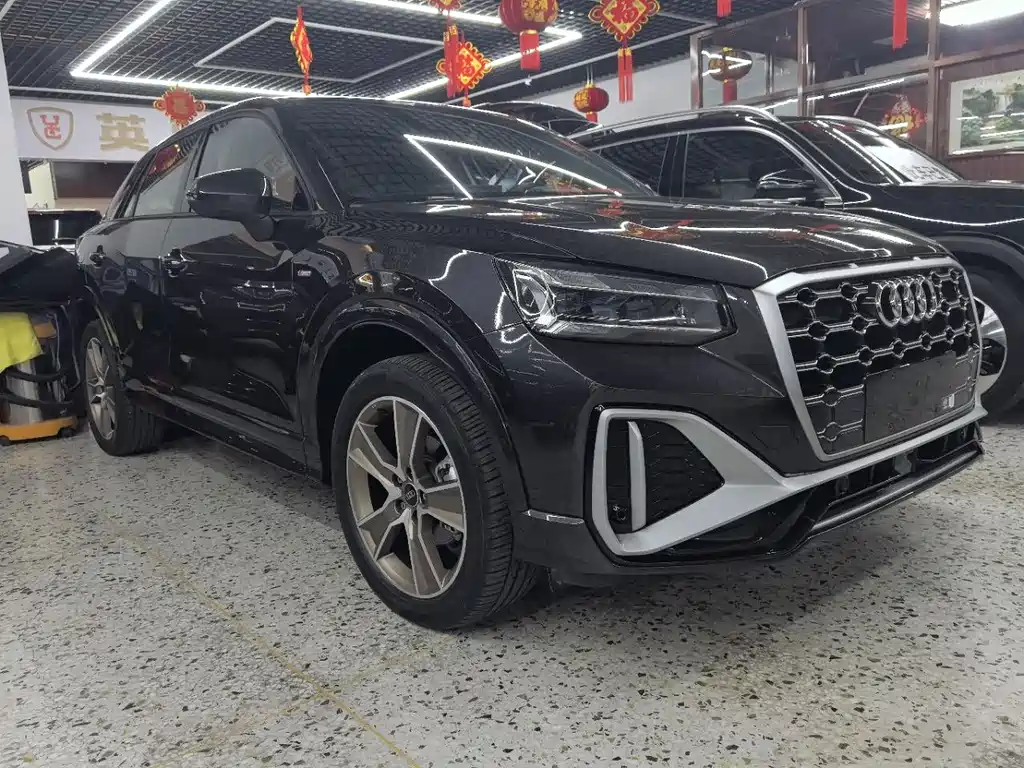 Audi Q2L 2022
