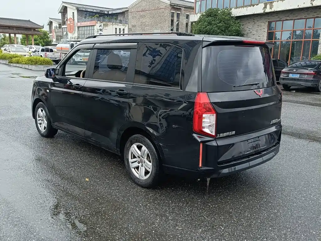 Wuling Hongguang PLUS 2019 — фото 7