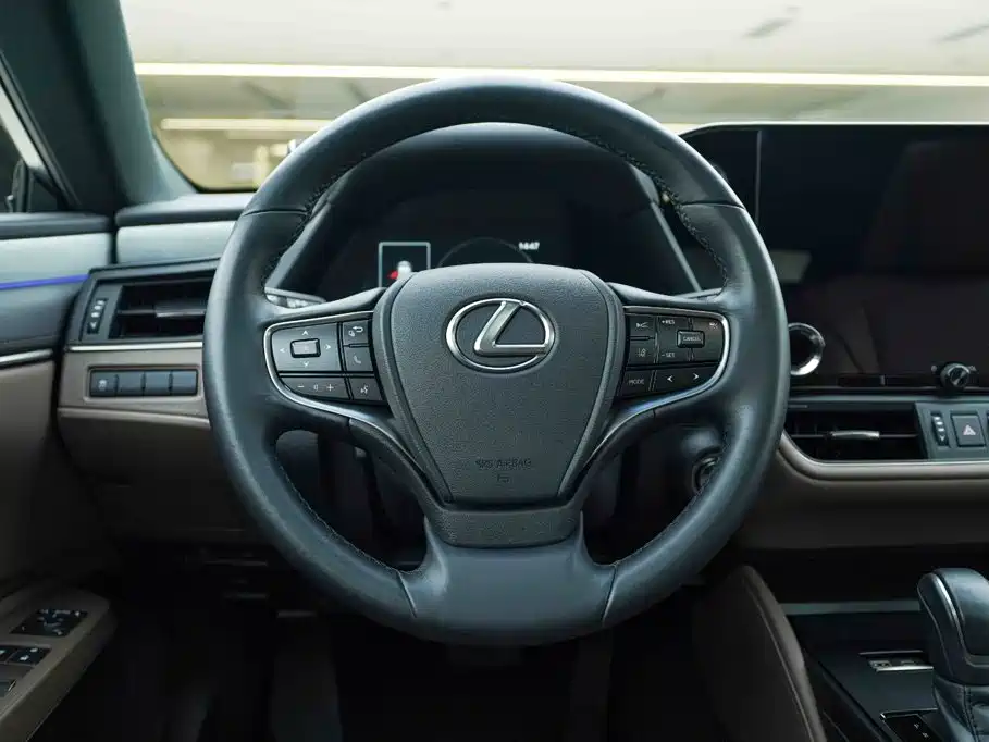 Lexus ES 2025 — фото 17