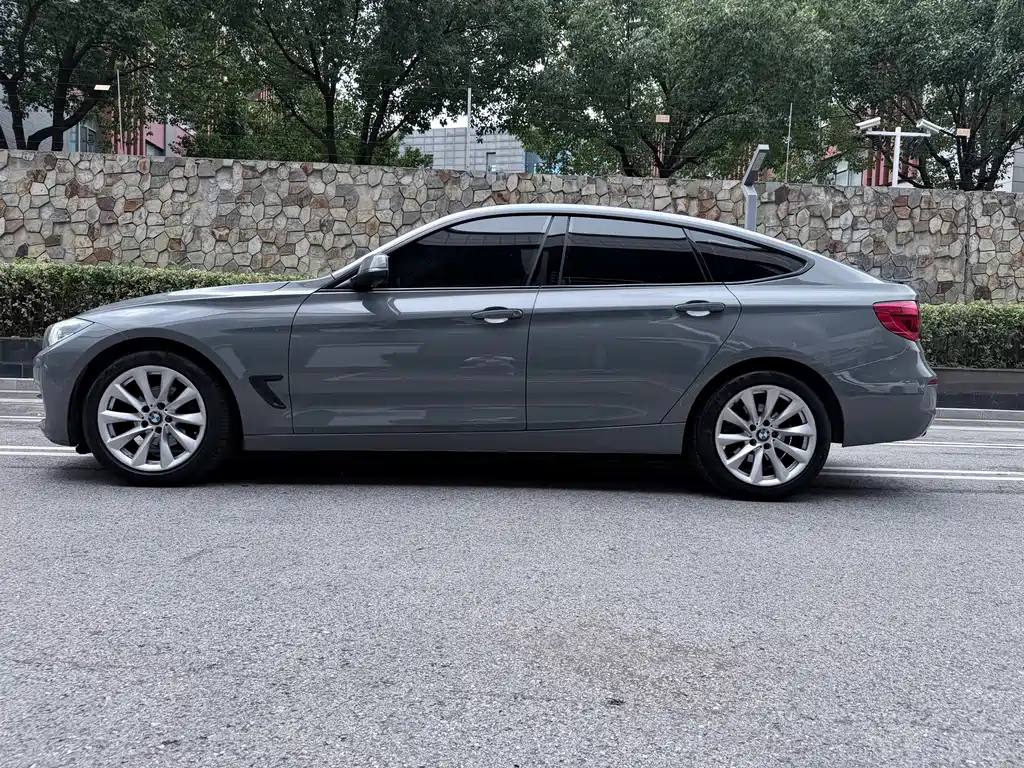 BMW 3 Series GT 2018 — фото 15