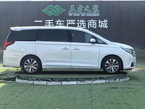 GAC Trumpchi M8 2018