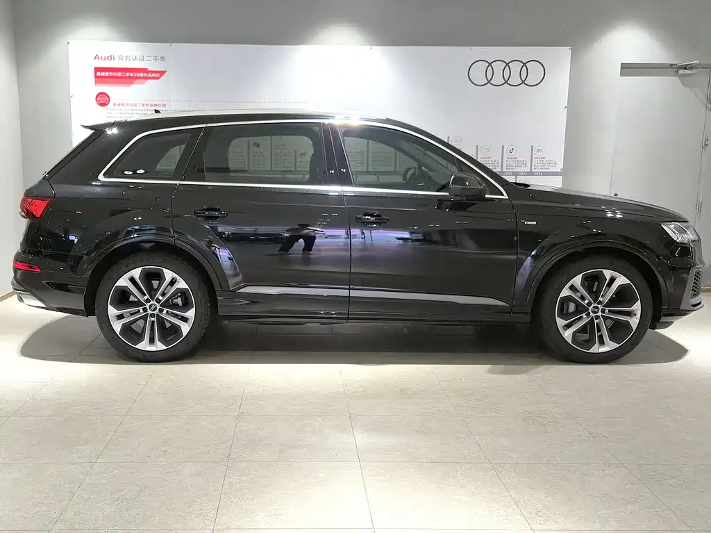 Audi Q7 2024 — фото 3