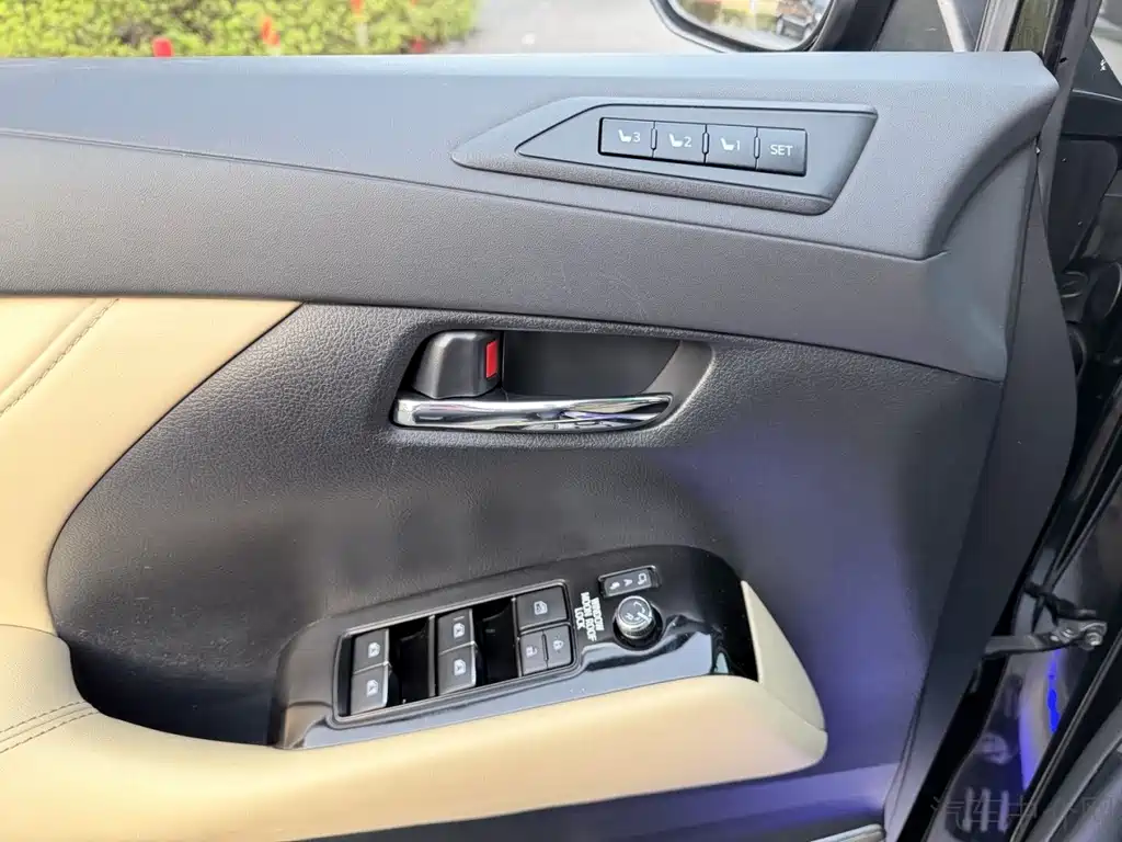 Toyota Vellfire 2020 — фото 11