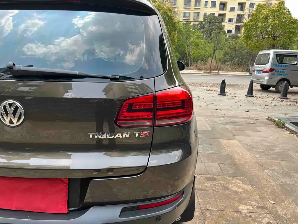 Volkswagen Tiguan 2015 — фото 11