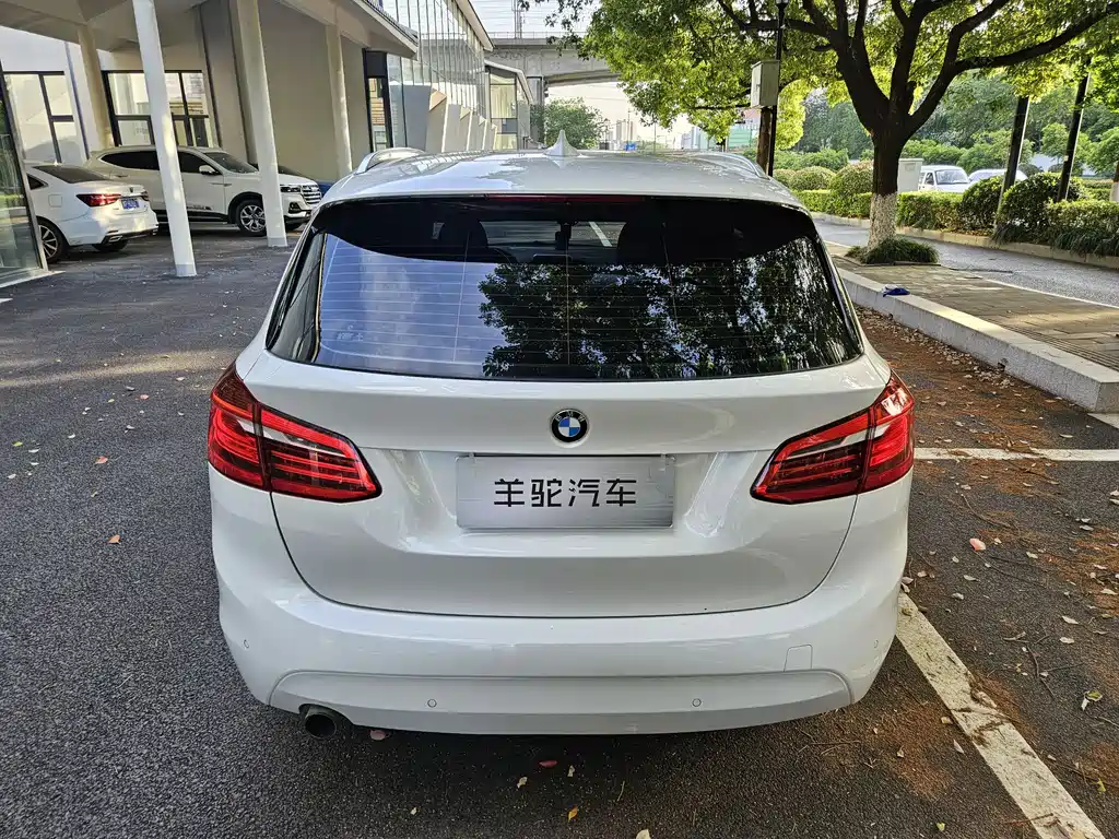 BMW 2 Series Active Tourer 2017 — фото 7