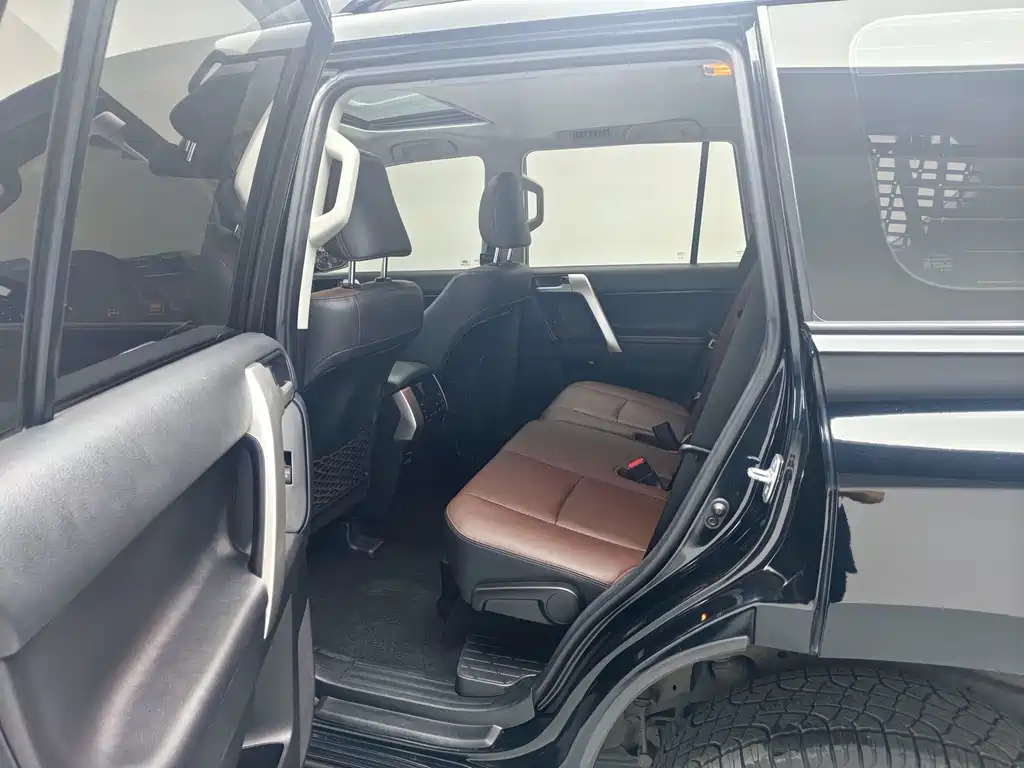 Toyota Prado 2018 — фото 13