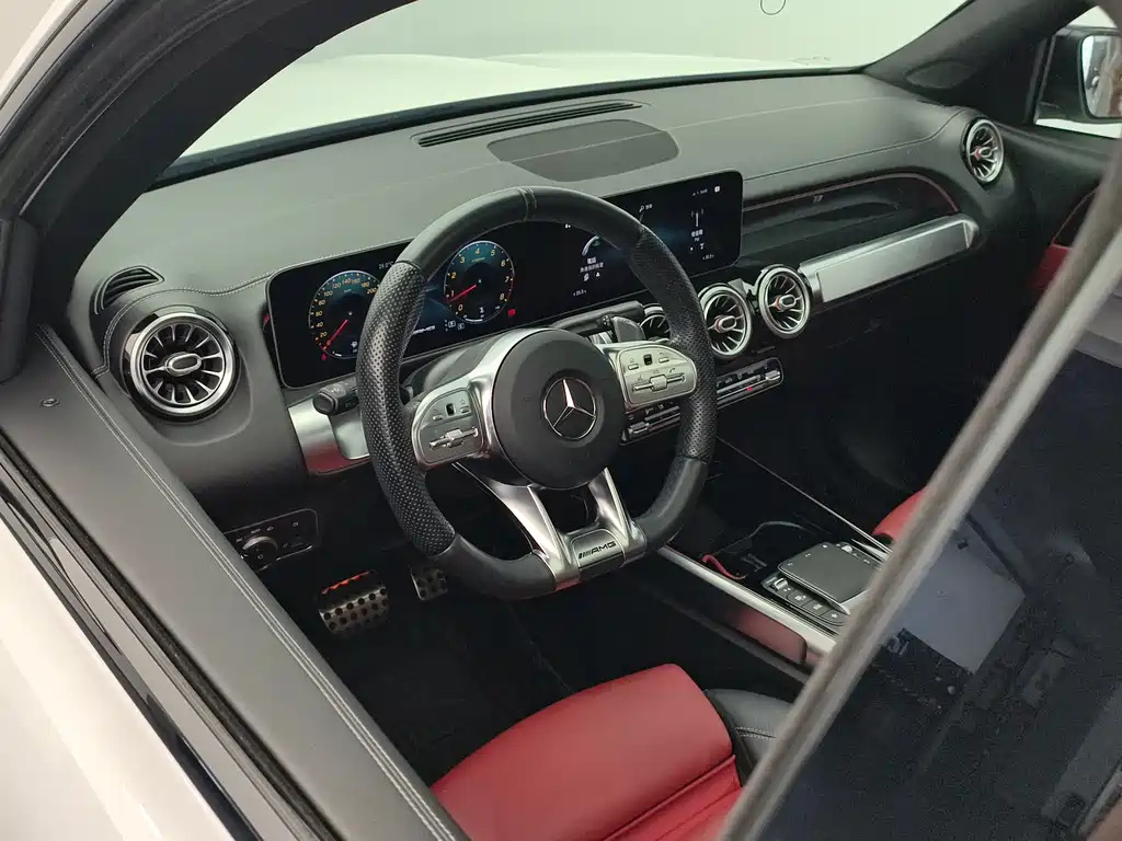Mercedes-Benz GLB AMG 2021 — фото 10