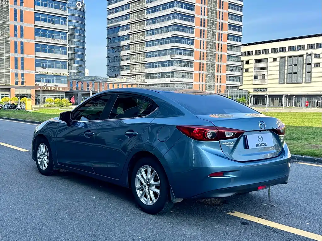 Mazda 3 Axela 2016 — фото 9