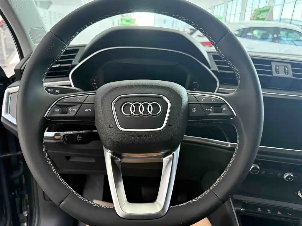 Audi Q3 2022 — фото 17
