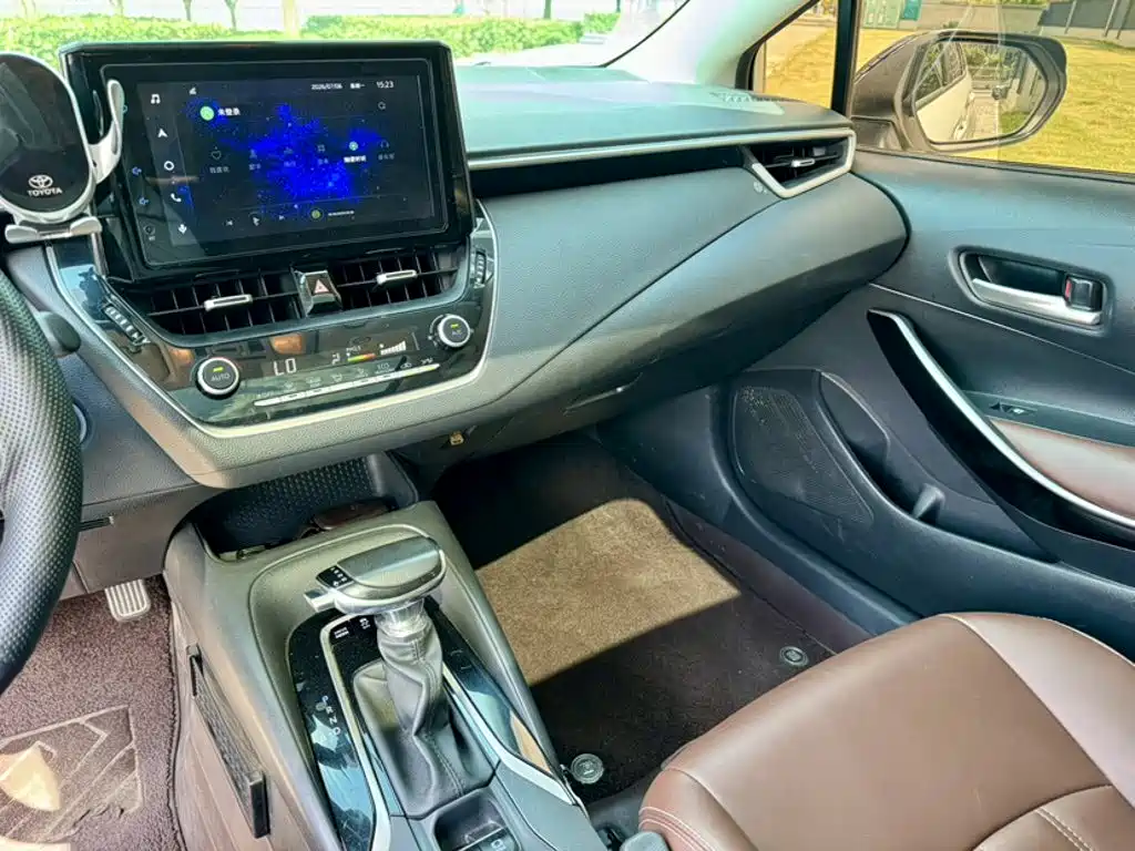 Toyota Corolla 2023 — фото 16