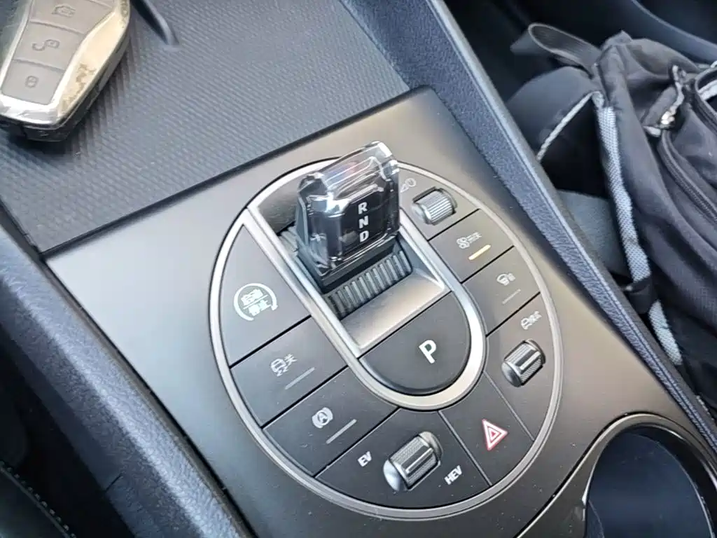 BYD Seal 05 DM-i 2025 — фото 14