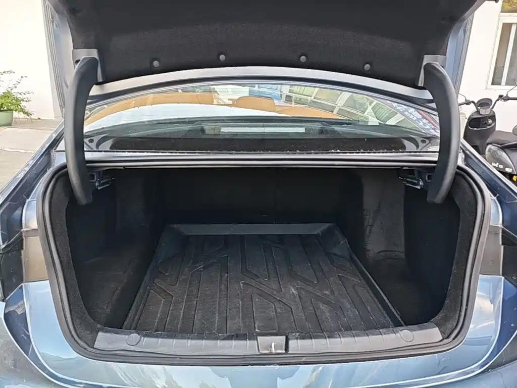 BYD Seal 05 DM-i 2025 — фото 19