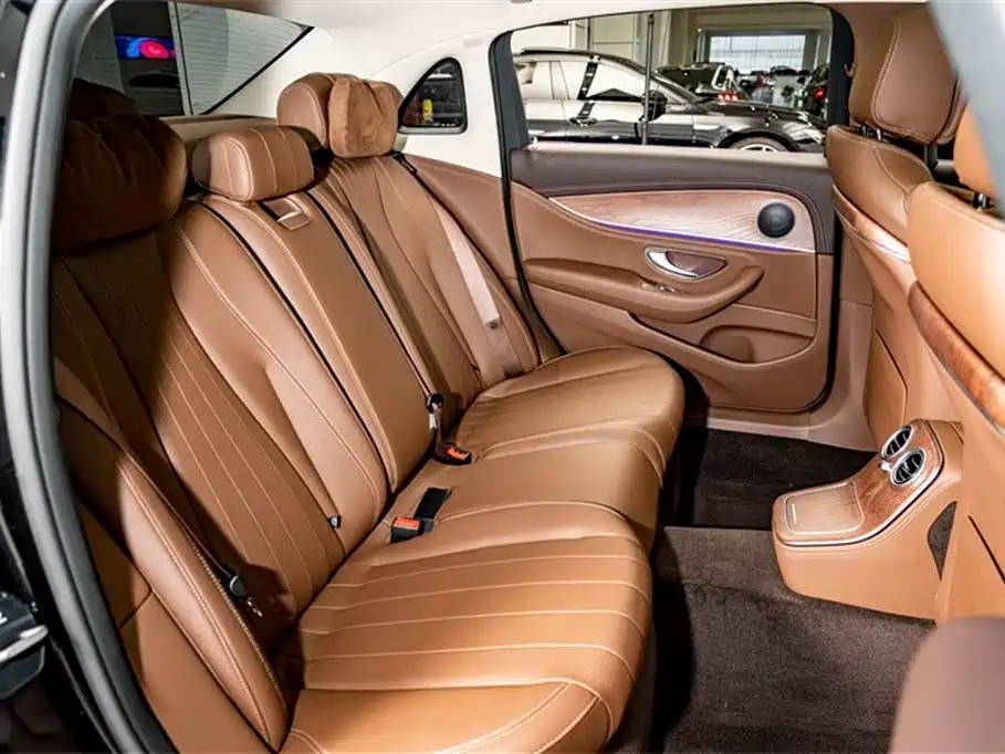 Mercedes-Benz E-Class 2023 — фото 25