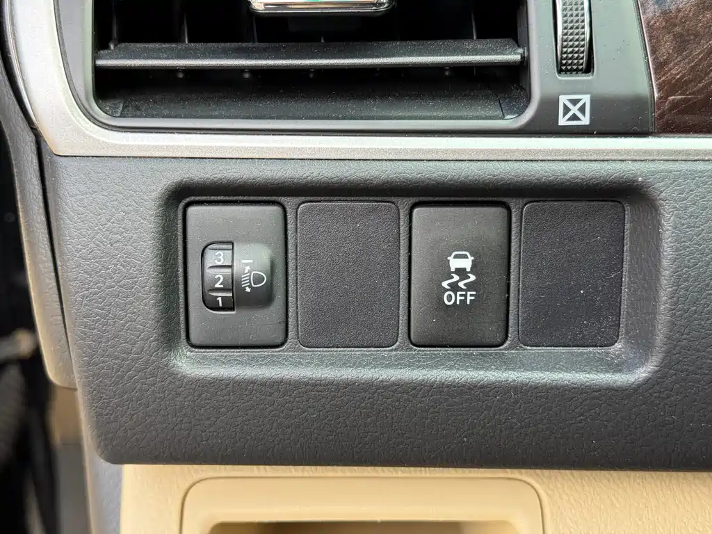 Toyota Camry 2017 — фото 16