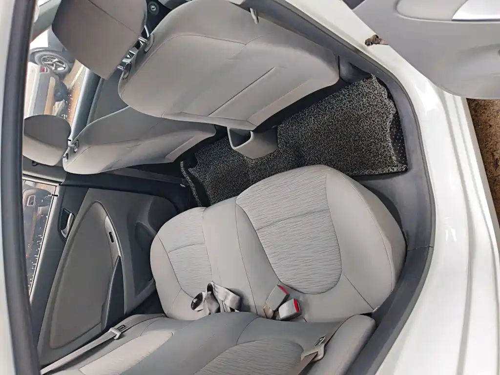 Hyundai Accent 2015 — фото 17