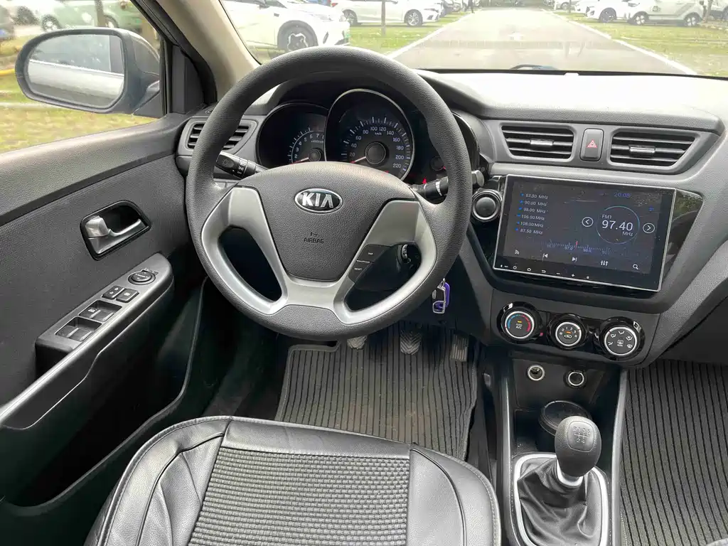 Kia K2 2016 — фото 16