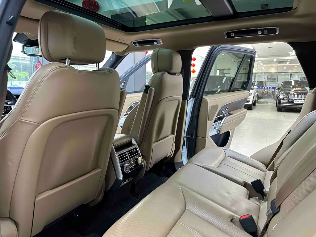 Land Rover Range Rover 2022 — фото 13