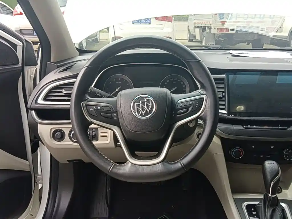 Buick Excelle 2018 — фото 11
