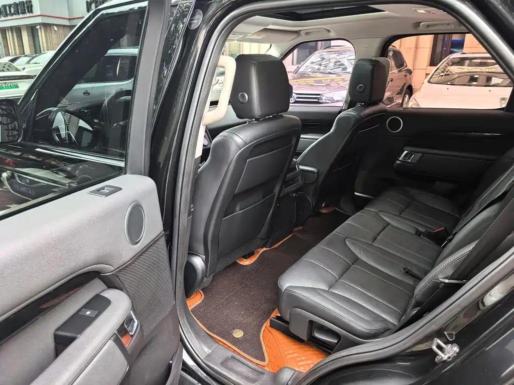 Land Rover Discovery 2018 — фото 10
