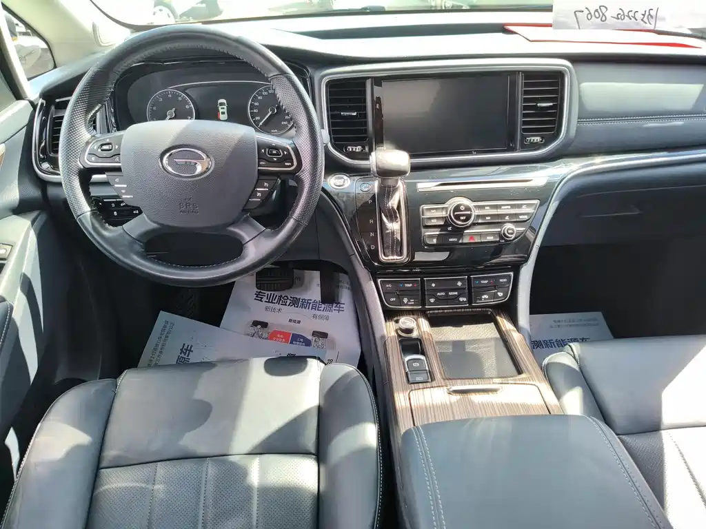 GAC Trumpchi M8 2019 — фото 15