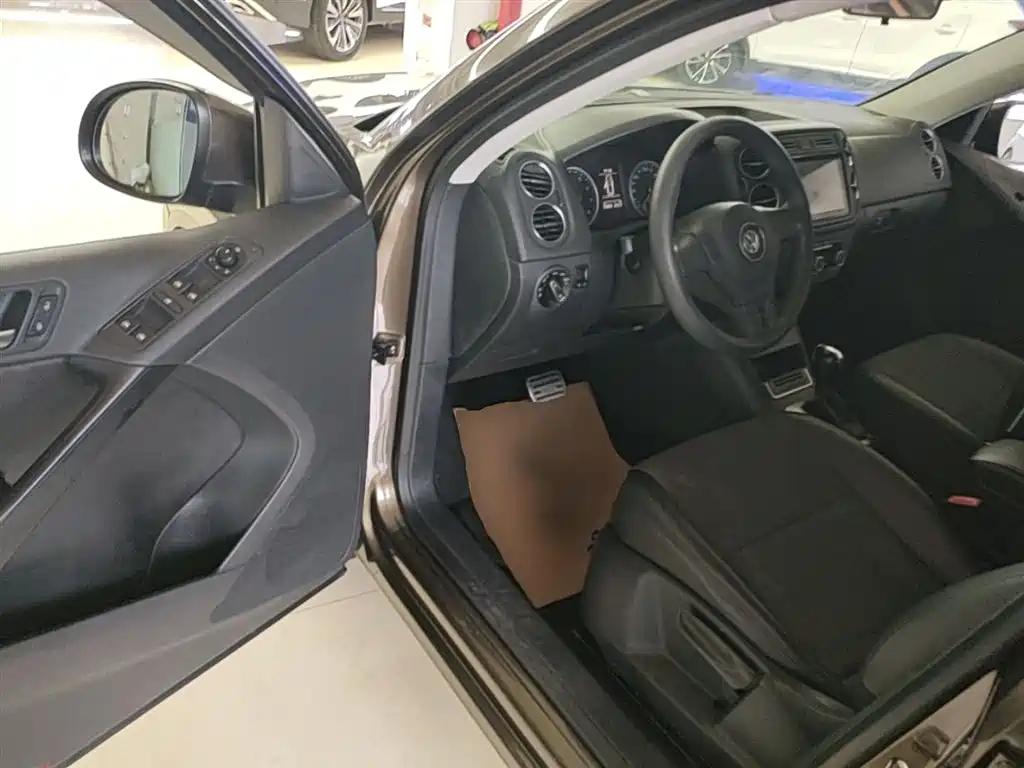 Volkswagen Tiguan 2015 — фото 16