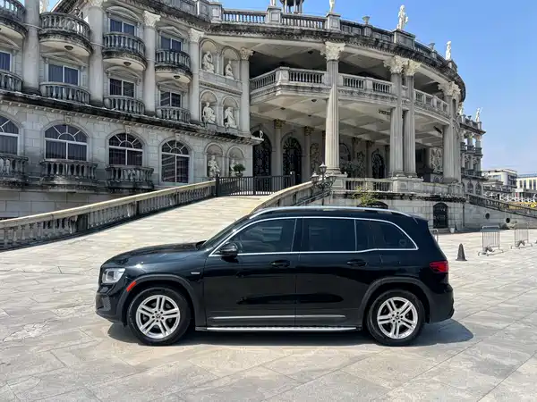 Mercedes-Benz GLB 2021
