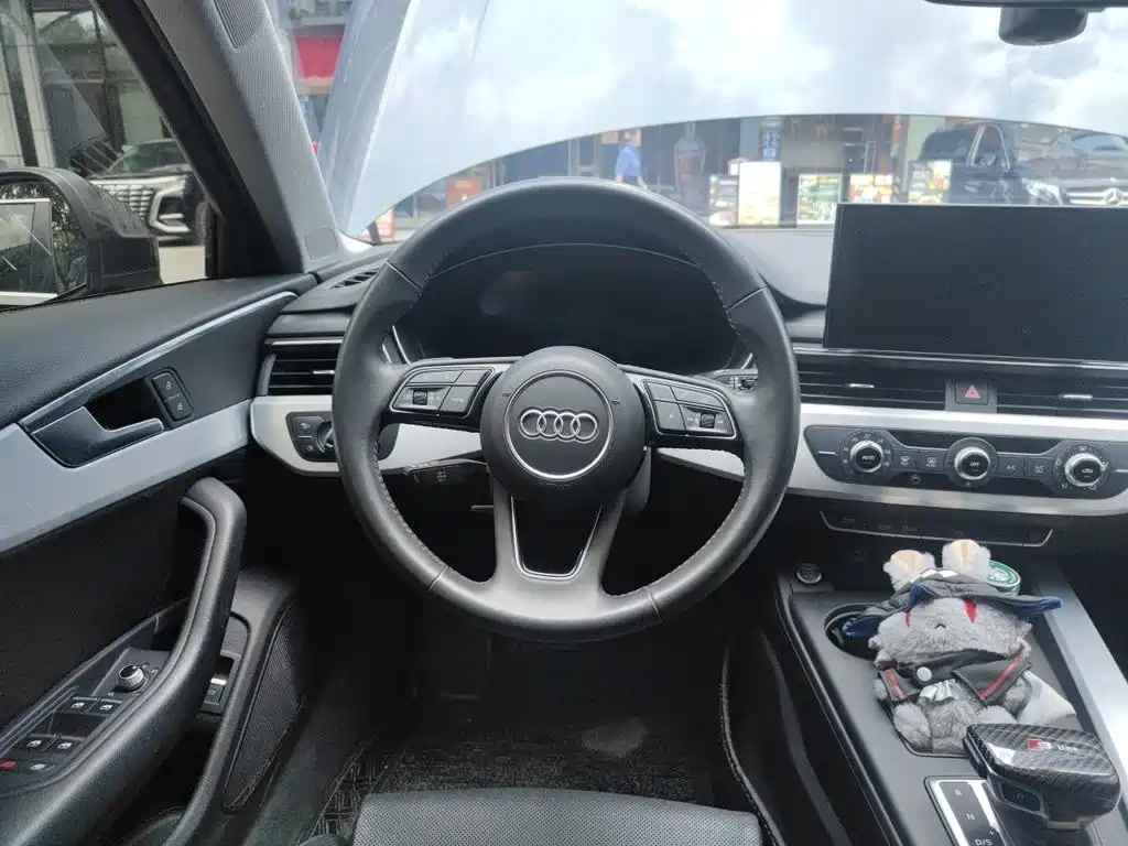 Audi A4L 2021
