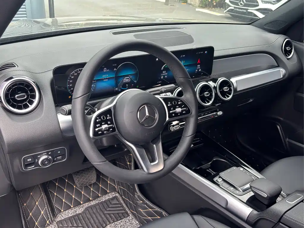 Mercedes-Benz GLB 2023 — фото 15