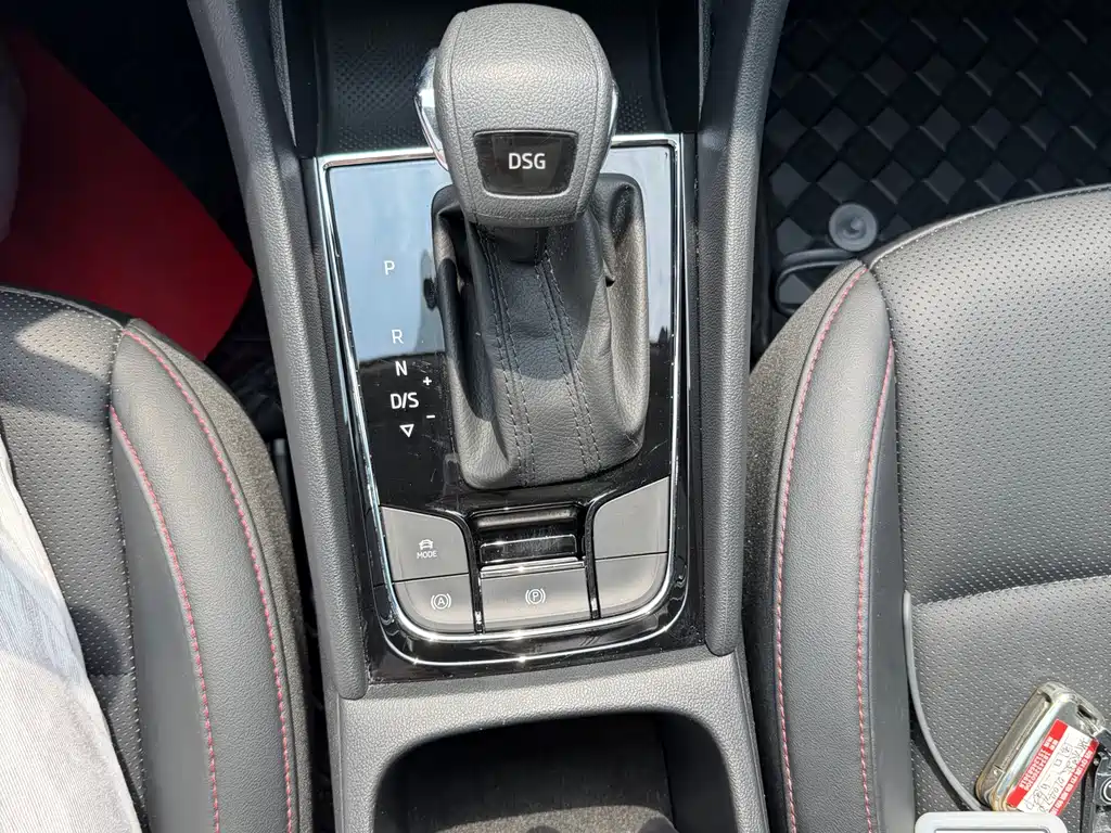 Skoda Karoq 2022 — фото 23