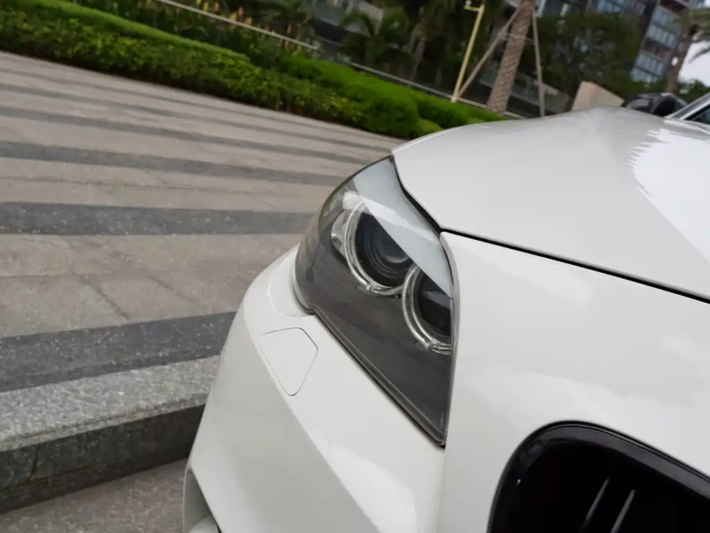 BMW 5 Series 2013 — фото 18