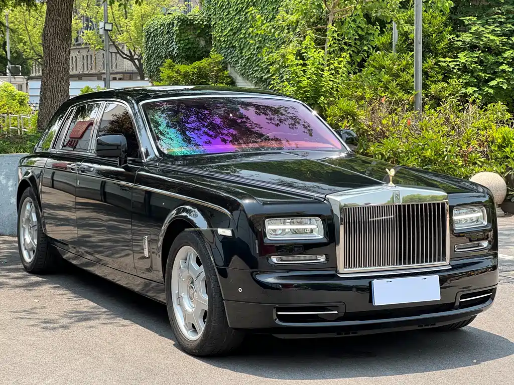 Rolls-Royce Phantom 2015 — фото 3